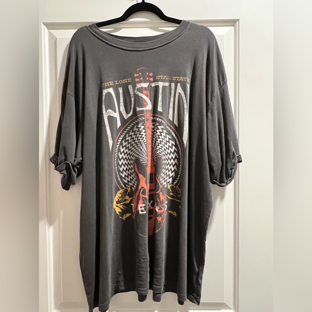 Arula Graphic Tee